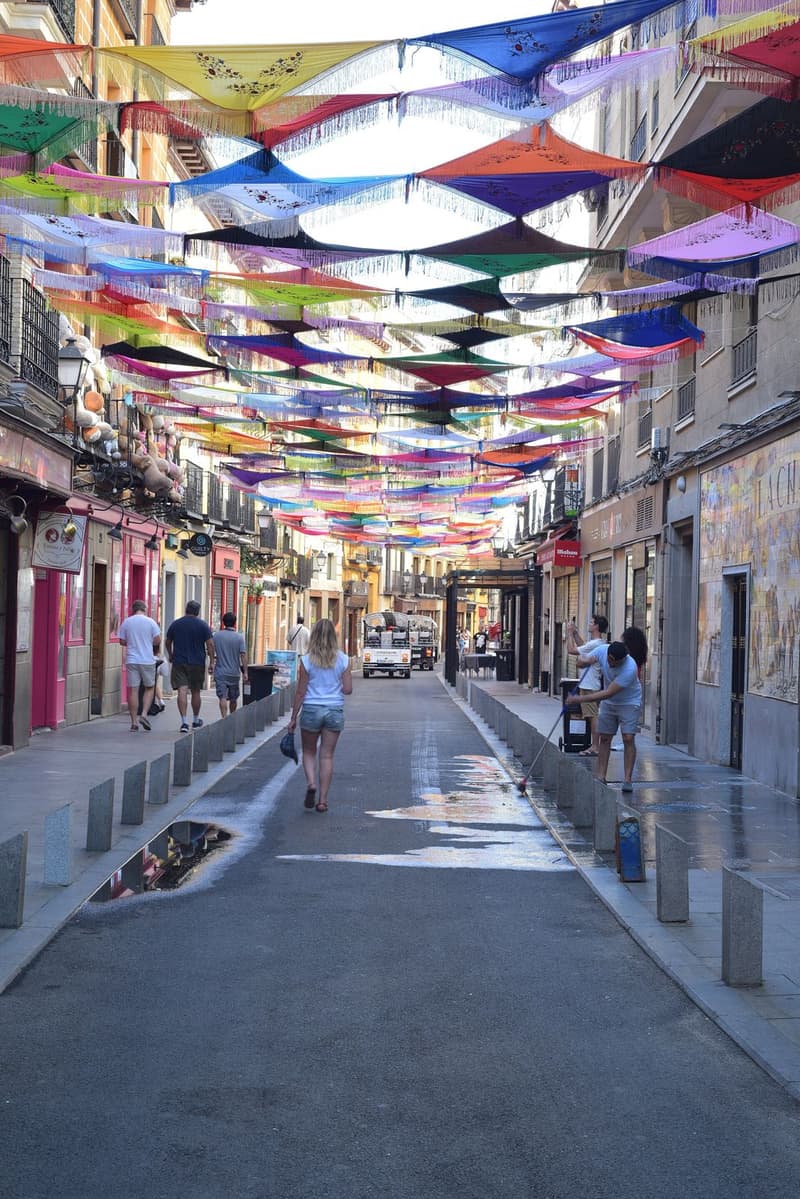Calle de la Cava Baja in fiesta season